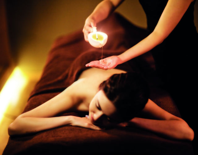 Red-Tantra-White-Tantra-massage